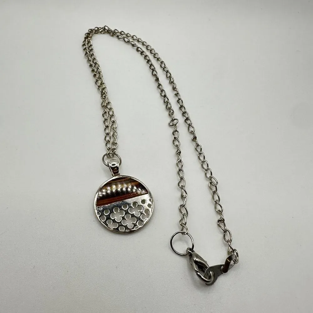 21” Sterling silver necklace with Tigers eye, flower circle pendant!‎
